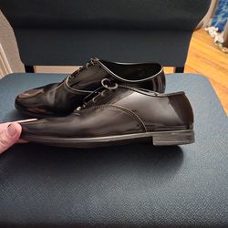 Black dress shoes