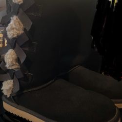 Short Black UGG Boots Size 7 With Bows