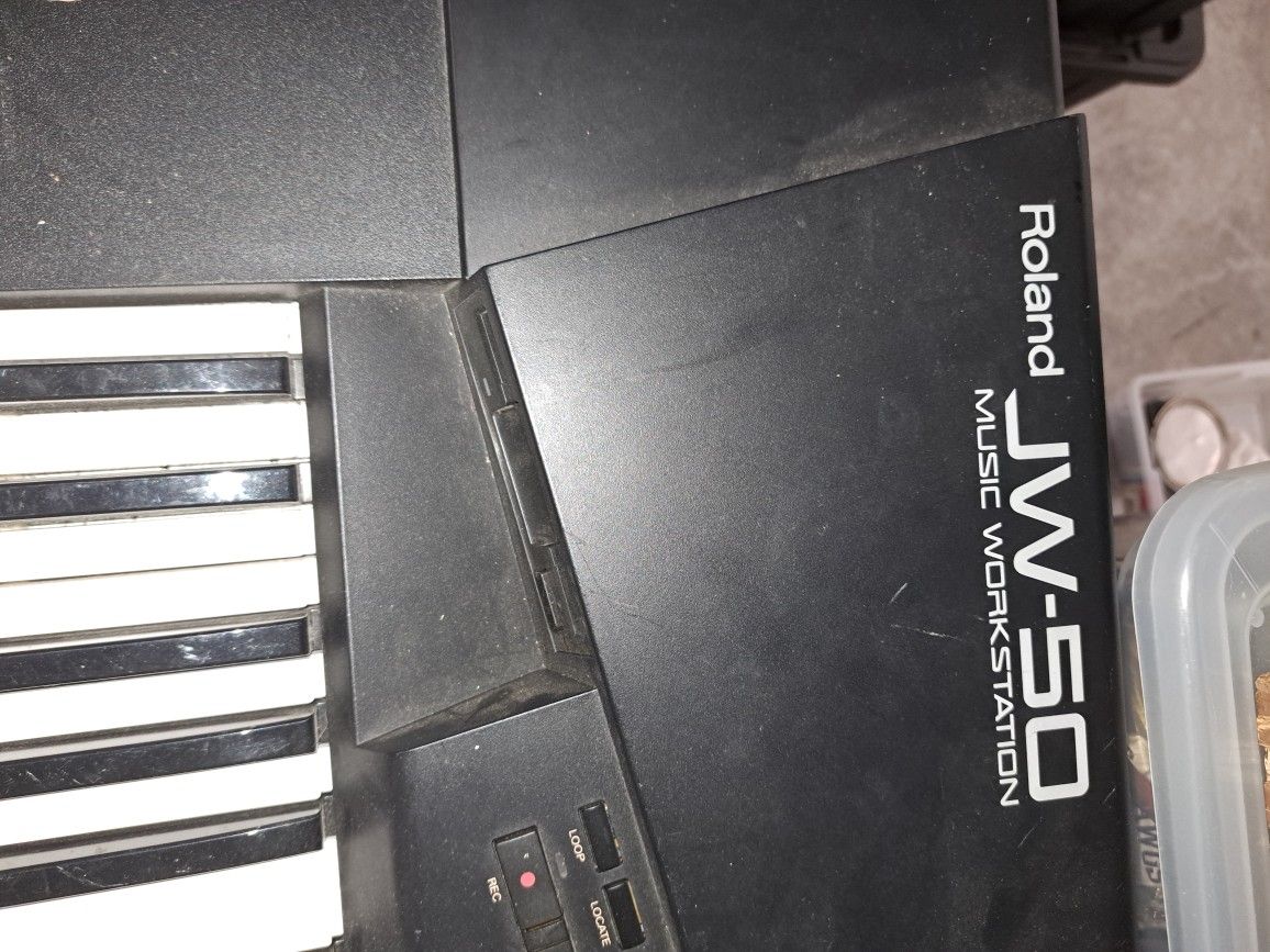 Roland Jw50 Synthesizer