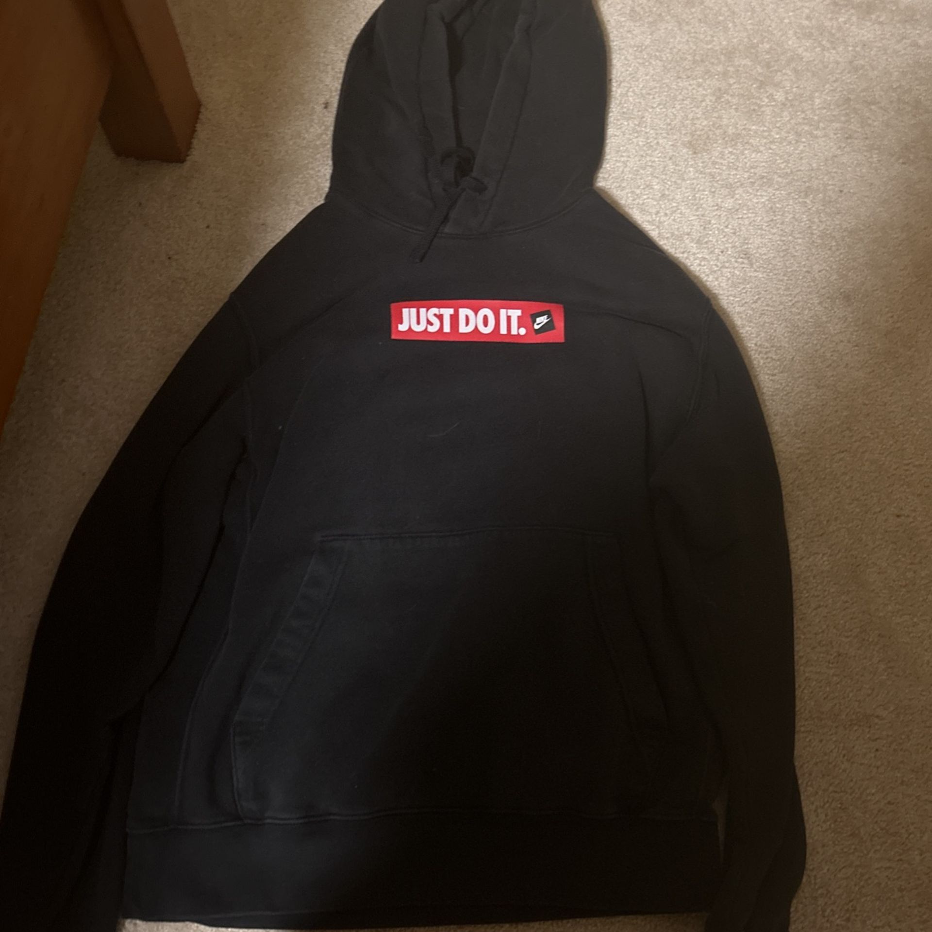 Nike Men’s Sweatshirt Size Small