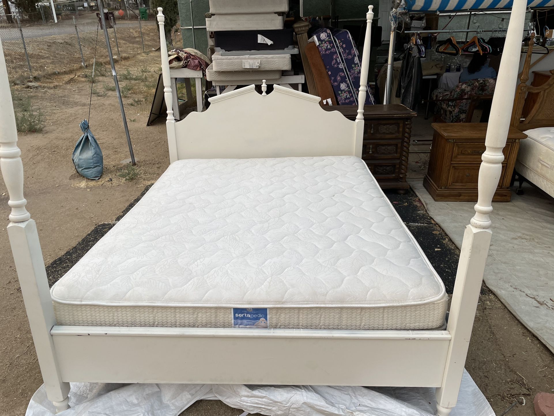 Good Basic Queen Size Bed