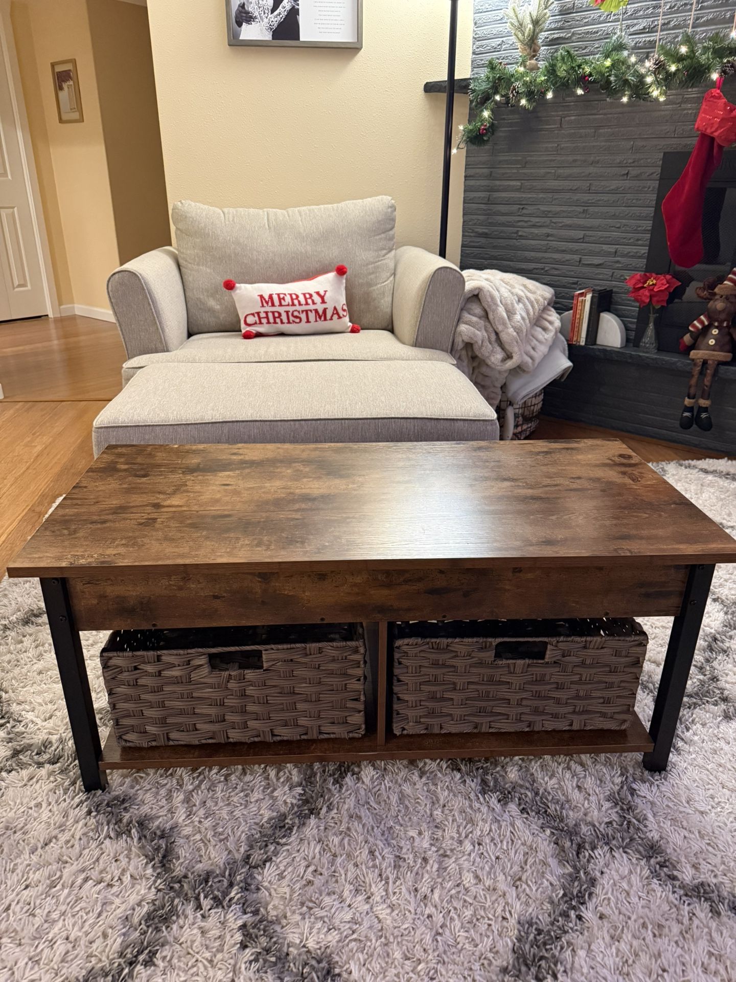 Lift top Coffee Table 