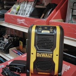 DEWALT 12V/20V MAX LITHIUM ION BLUETOOTH SPEAKER (TOOL ONLY)