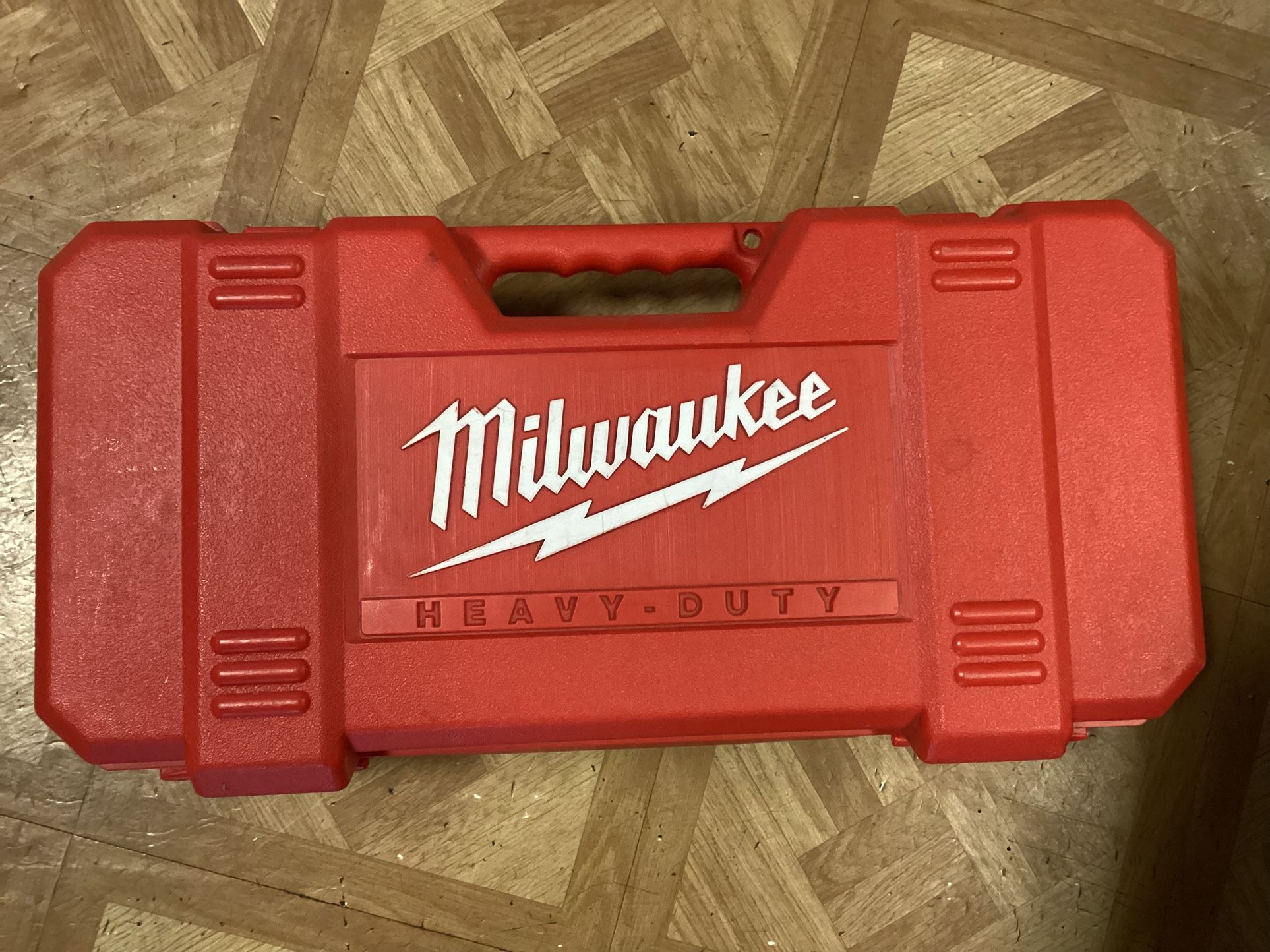 MILWAUKEE CASE