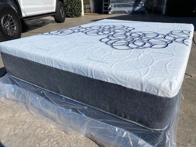 Full Bamboo Cooling Gel Memory Foam!!