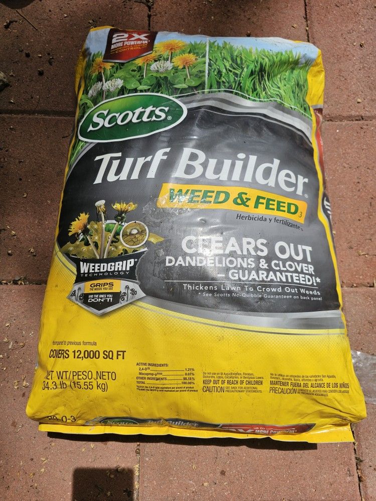 Turf Builder Weed & Feed.cover 12000 SQ FT. 34.3 Ib(15.55)