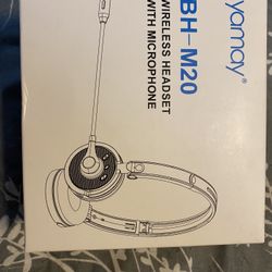 Wireless Headset With Microphone