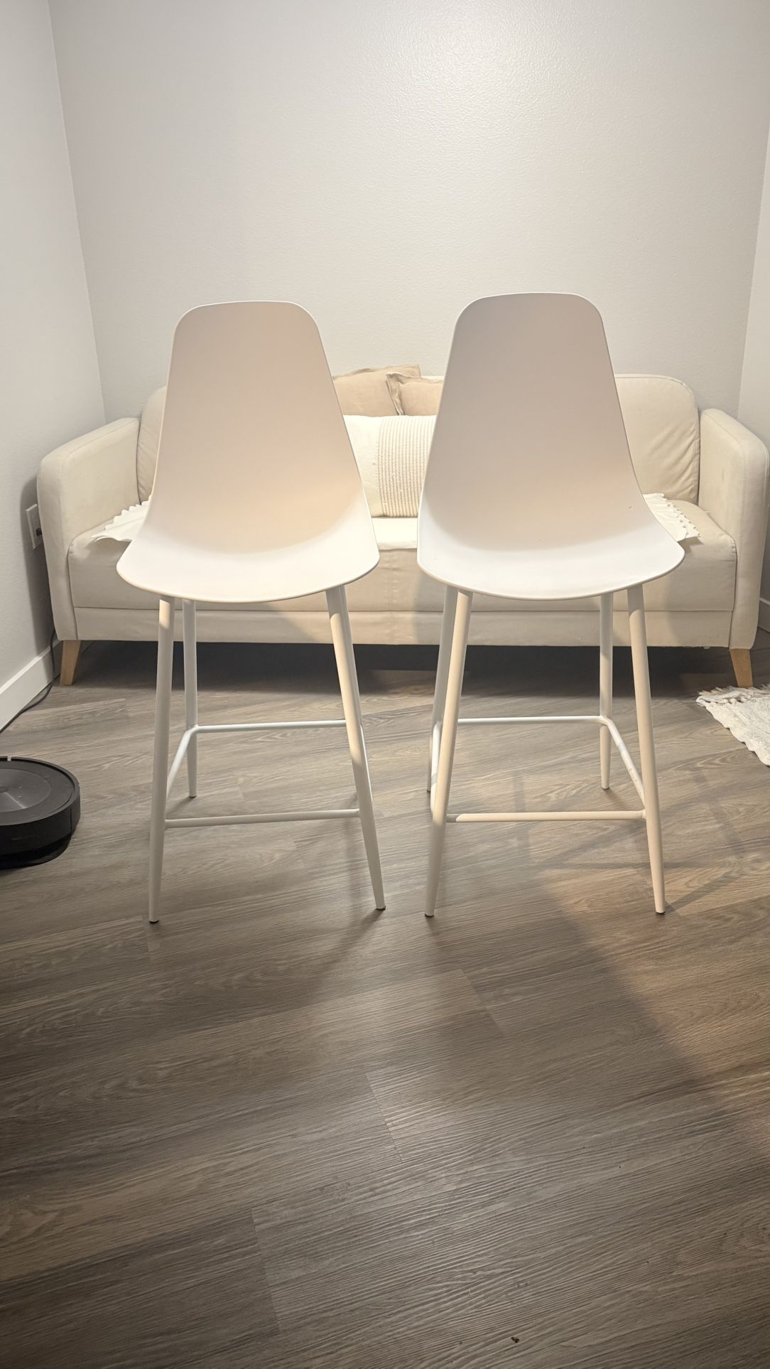 Modern White Bar Stools – Set of 2 | Counter Height | Like New ✨