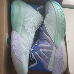 bb2wybb4 : New Balance Sneakers