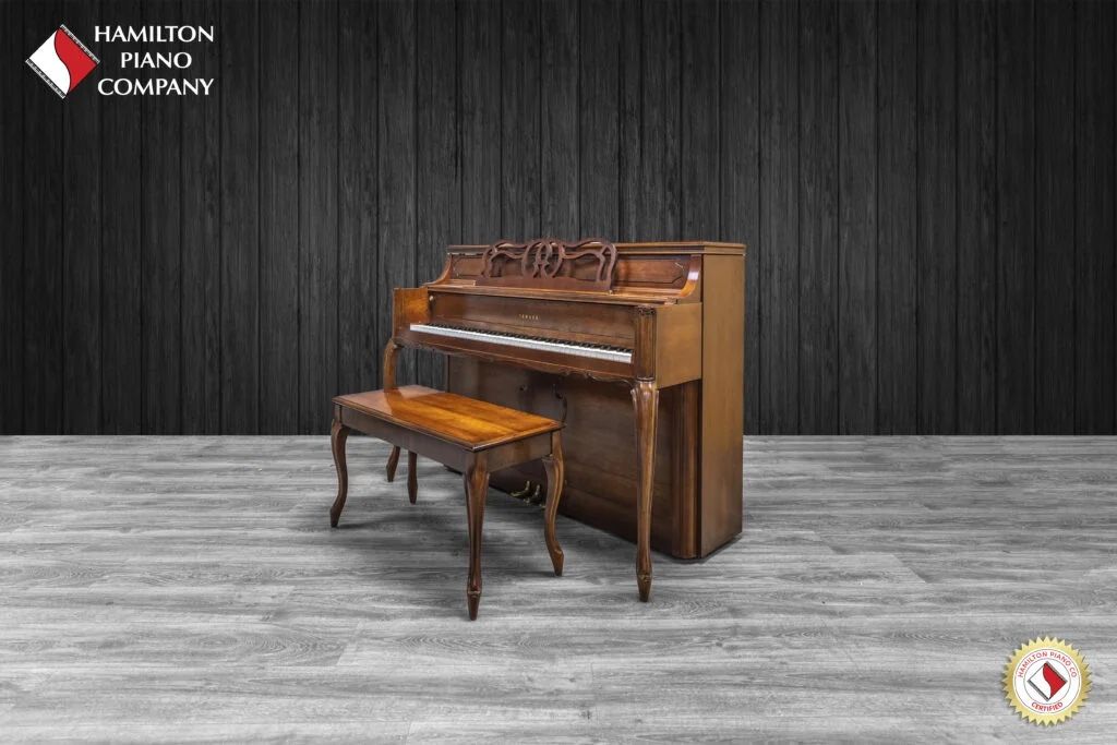 YAMAHA M215 VERTICAL PIANO