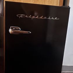 Frigidaire mini fridge Refrigerators