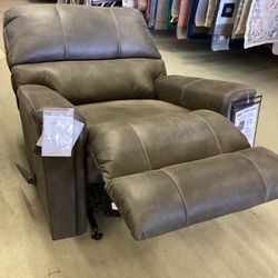 Navi Rocker Recliner