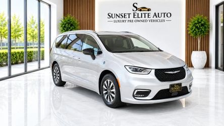 2024 Chrysler Pacifica Hybrid