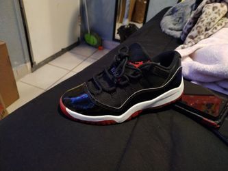 Air Jordan 11 Low Bred Sneaker