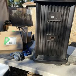 Whole House Humidifier With Filters And 4 Gallons Of Additive Works Great 