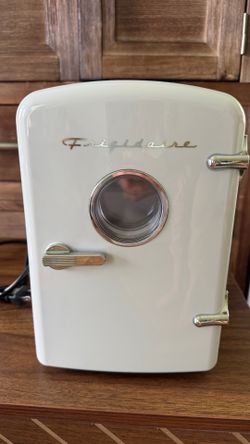 Retro mini fridge