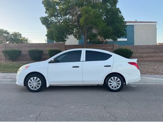 2013 Nissan versa
