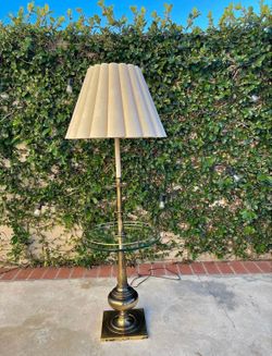 Vintage Hollywood Regency round glass table lamp with scalloped shade