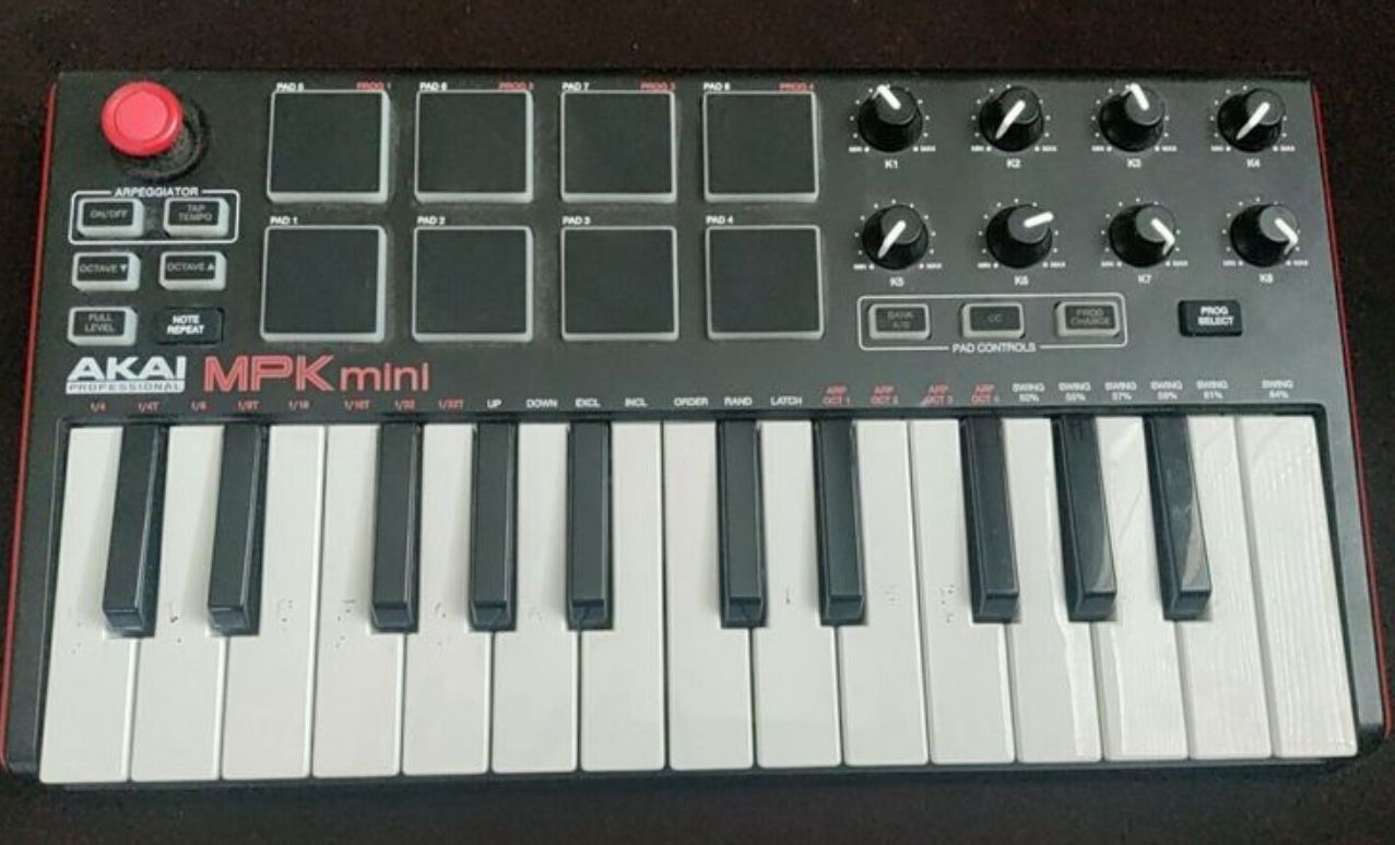 Akai Professional MPK Mini midi controller