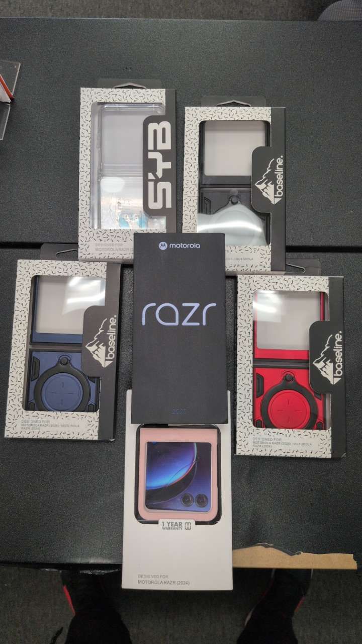 Moto Razr 2025 $199.99