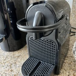 Compact Black Nespresso