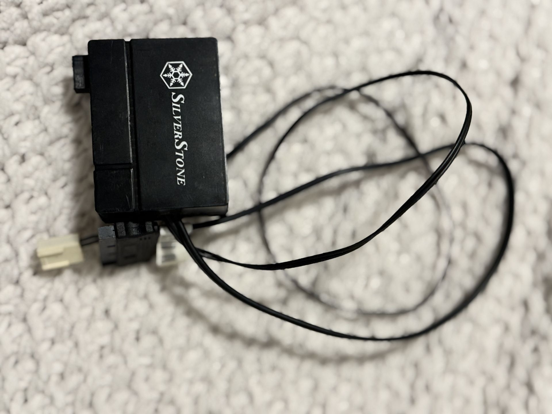 Silverstone Technology CPF041-to-8 PWM Fan Hub