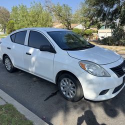 2013 Nissan Versa 40 mpg