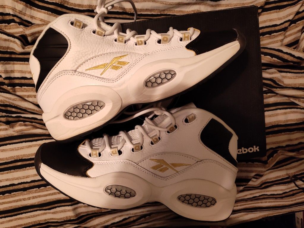 Reebok question black toe (sz. 11)