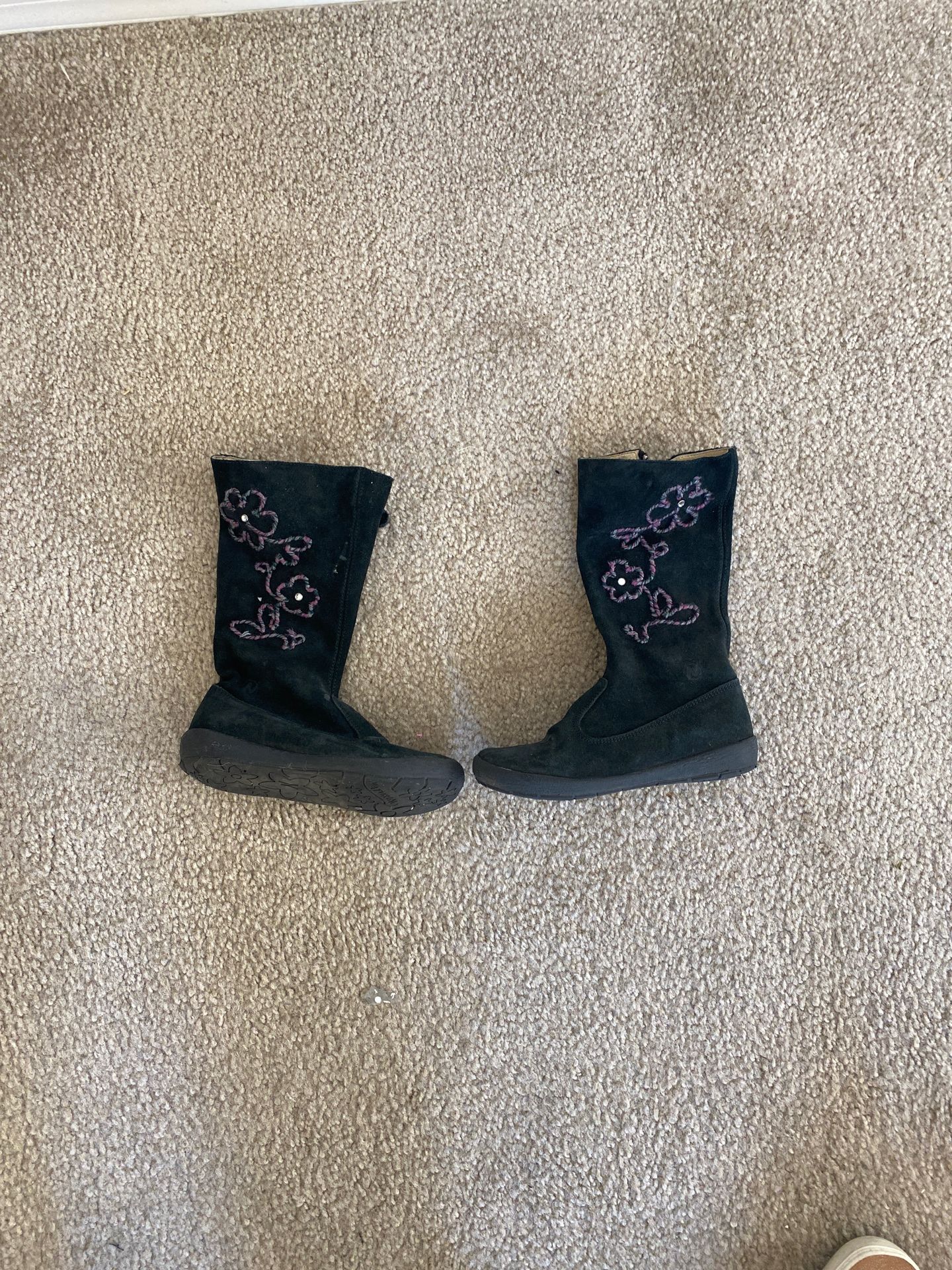 Kids size 11 1/2 naturino black suede