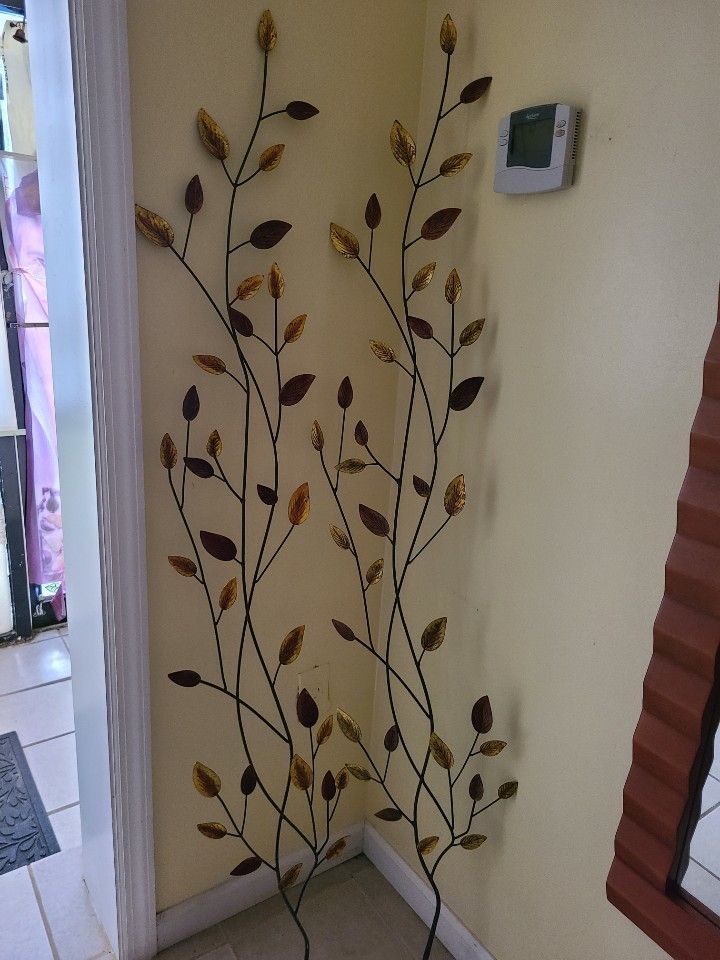 Metal leaf wall decor