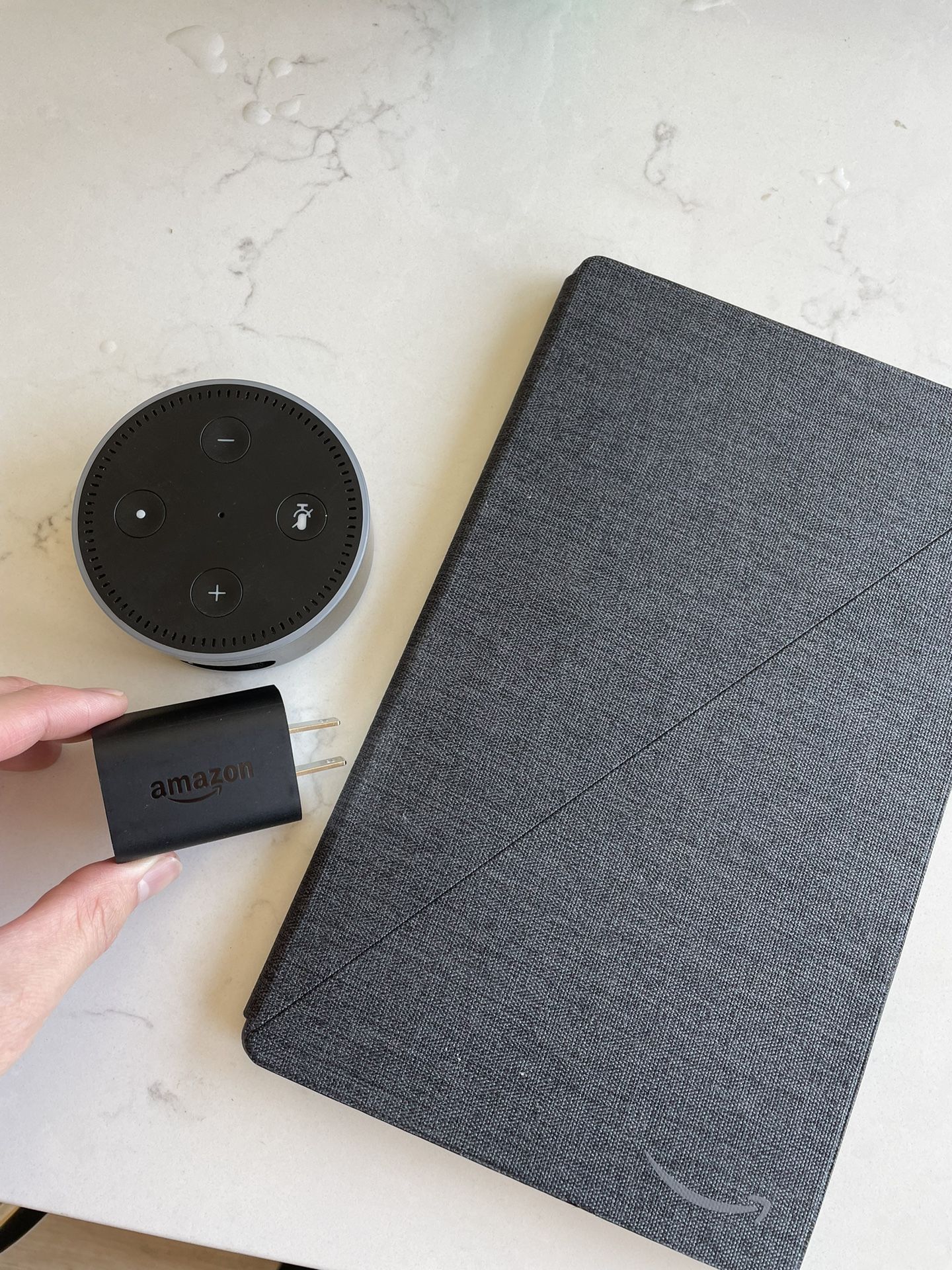 amazon fire HD 10 tablet (11th gen) + free echo dot 2nd gen