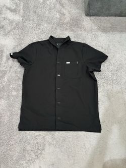 Men’s Large FIGS Black Scrub Top