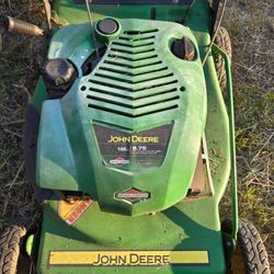 $100 John Deere Push Lawn Mower WORKS