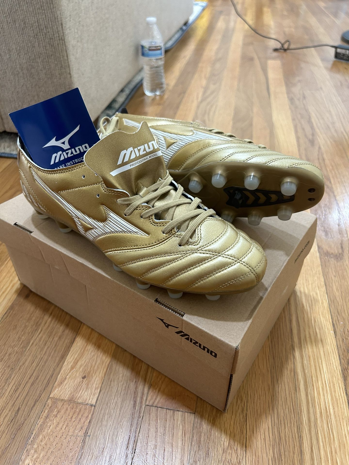 Mizuno Morelia Neo Soccer