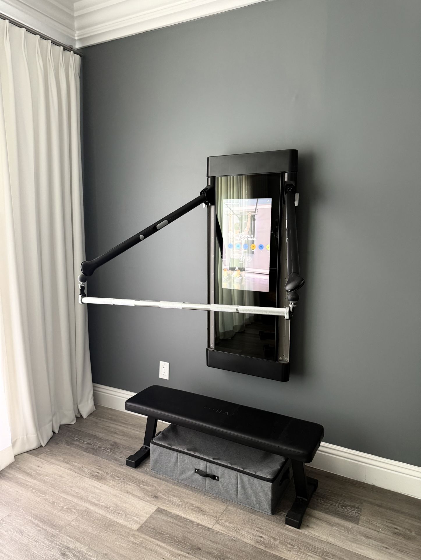 🏋️♂️ Tonal Smart Home Gym – Like New!