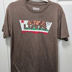 Like New Brown Levi's California Bear Tshirt Size M