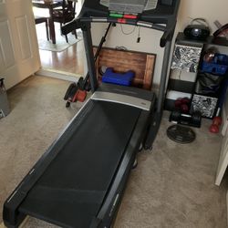 ProForm Power 995 Treadmill for Sale in Savannah GA OfferUp