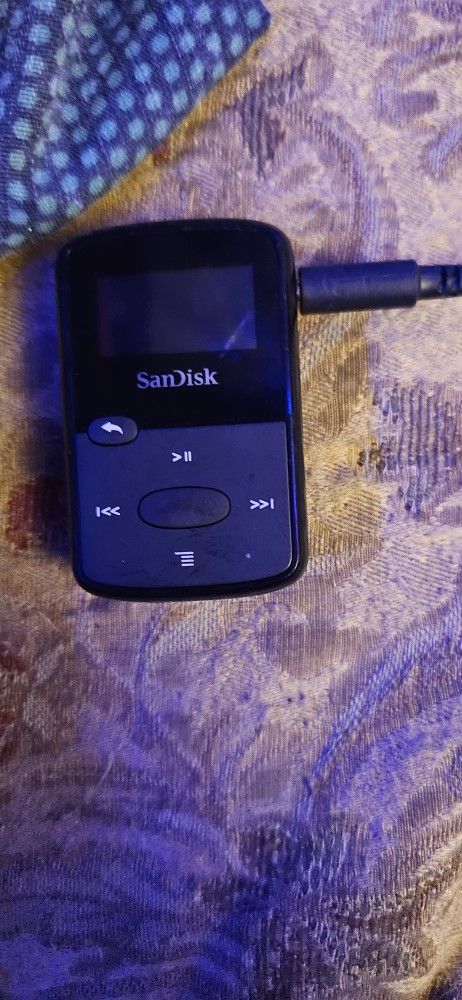SanDisk 8GB Clip Jam MP3 Player, Black - microSD card slot and FM Radio With Headphones