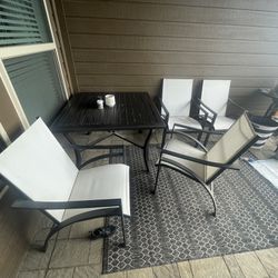 Slat dining Table Outdoor Still New