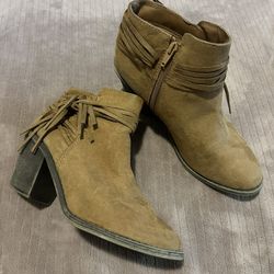  Womens  Boots Size 10