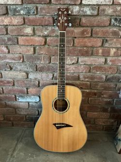 Guitar Acoustic Dean (Model Tradition One GN)(Cleaned up W/New Strings)(Sounds and Plays Good)(Has Varnish Crack on Head. See Picture)