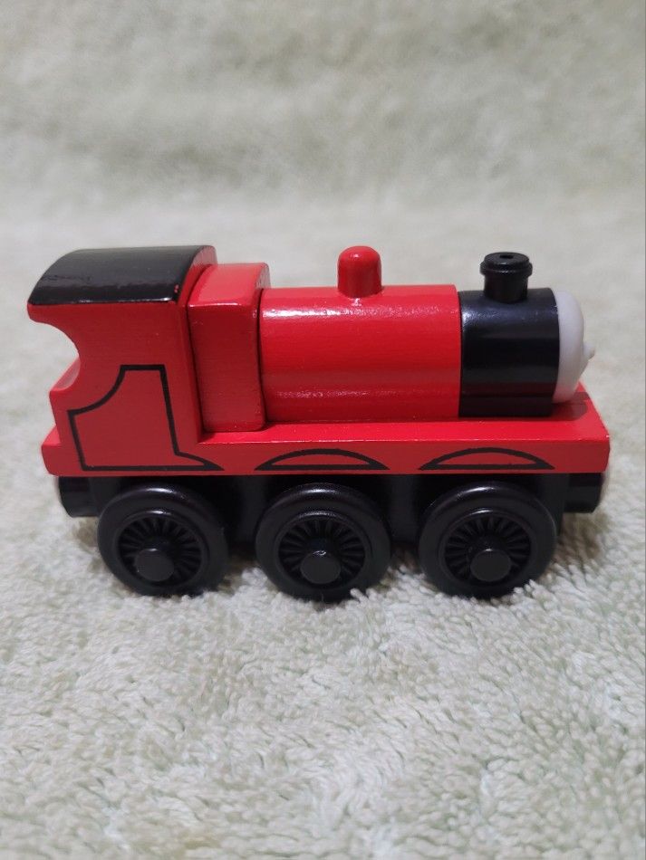 James - Thomas the Train Tank Engine Wooden Railway Magnetic Friends Magnet Red.