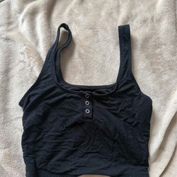Cropped Black tank top