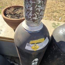 Oxigen Or Carbon Dioxie Tank 