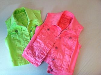 Airopostale vest size ex- small