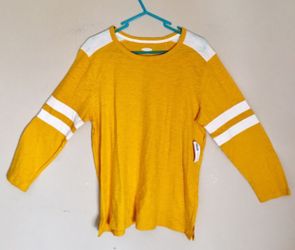 Old navy t-shirt long sleeve
