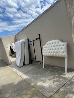 Full size bed