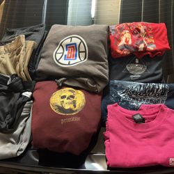 BUNDLE OF SHIRTS, HOODIES, SHORTS ALL 25$ READ DESCRIPTION PLS 