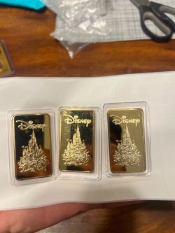 Disney100 gold foil bars
