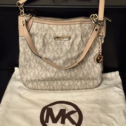 Michael Kors Bag Signature MK Logo